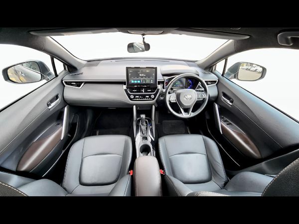 2025-Toyota-Corolla-Cross-18-XS-Hybrid image:9