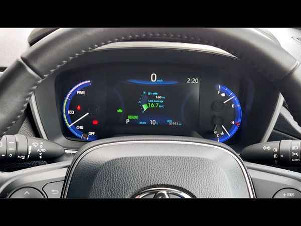 2025-Toyota-Corolla-Cross-18-XS-Hybrid image:11