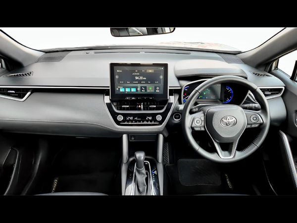 2025-Toyota-Corolla-Cross-18-XS-Hybrid image:12