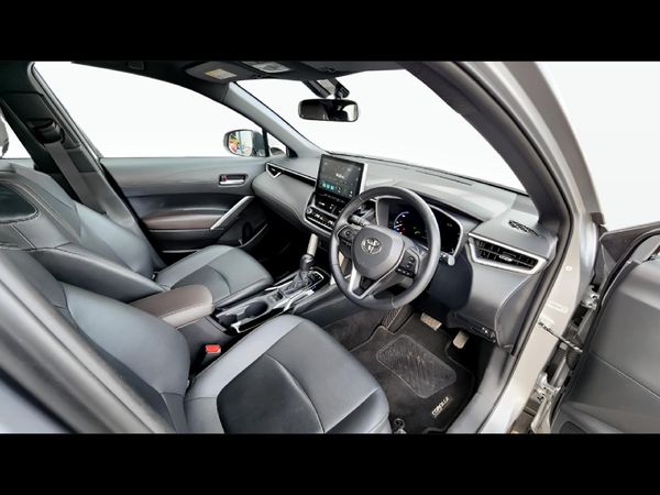 2025-Toyota-Corolla-Cross-18-XS-Hybrid image:13