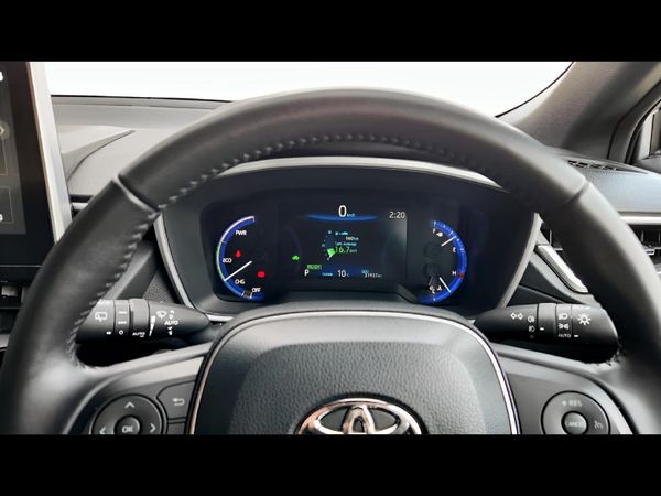 2025-Toyota-Corolla-Cross-18-XS-Hybrid image:19
