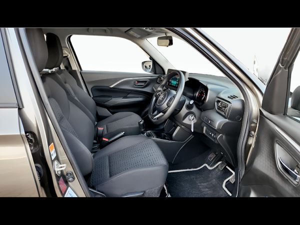 2025-Suzuki-Swift-12-GL image:18