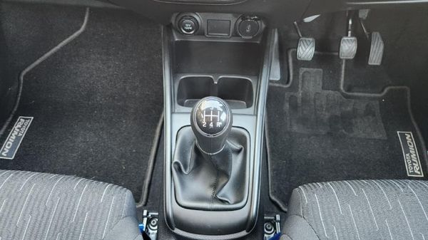 2025-Toyota-Rumion-15-SX image:13