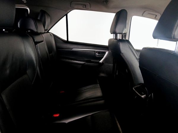 2021-Toyota-Fortuner-28-GD-6-Raised-Body-Auto image:16