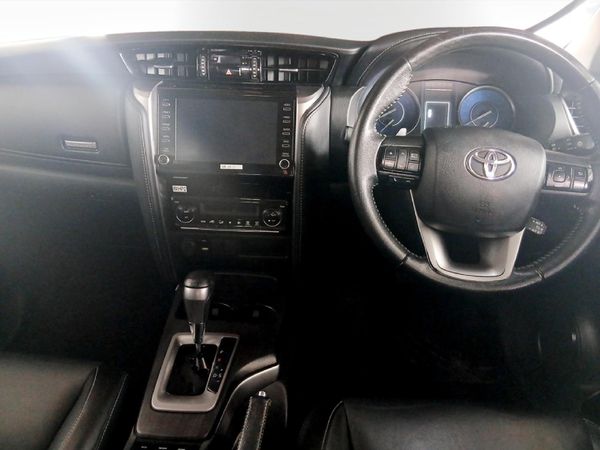 2021-Toyota-Fortuner-28-GD-6-Raised-Body-Auto image:5