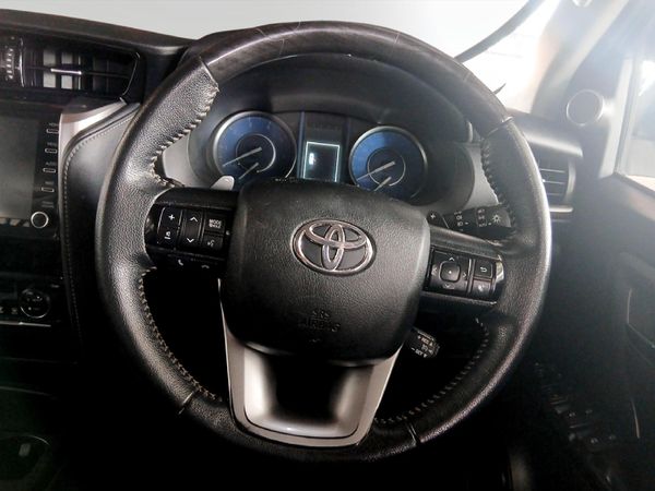 2021-Toyota-Fortuner-28-GD-6-Raised-Body-Auto image:7