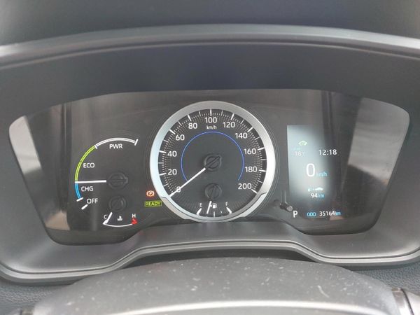 2025-Toyota-Corolla-Cross-18-XS-Hybrid image:10