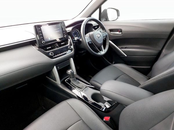 2025-Toyota-Corolla-Cross-18-XS-Hybrid image:6