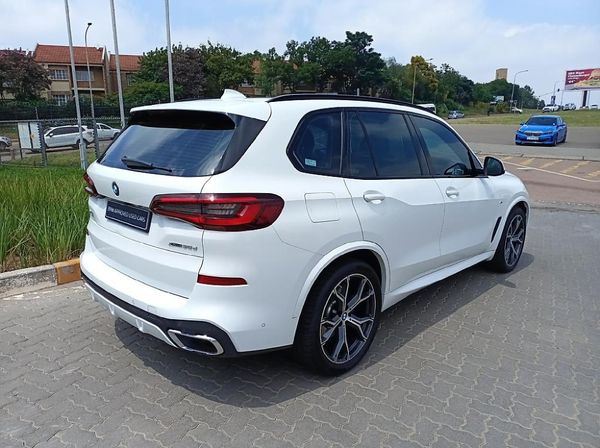 2021-BMW-X5-xDrive30d-M-Sport image:3