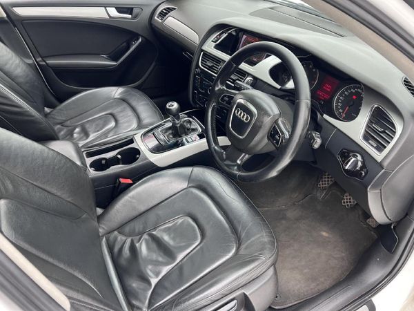 2010-Audi-A4-18-T-Attraction image:12