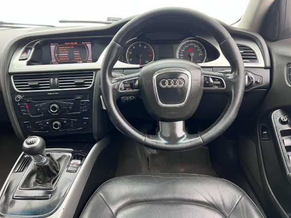 2010-Audi-A4-18-T-Attraction image:6