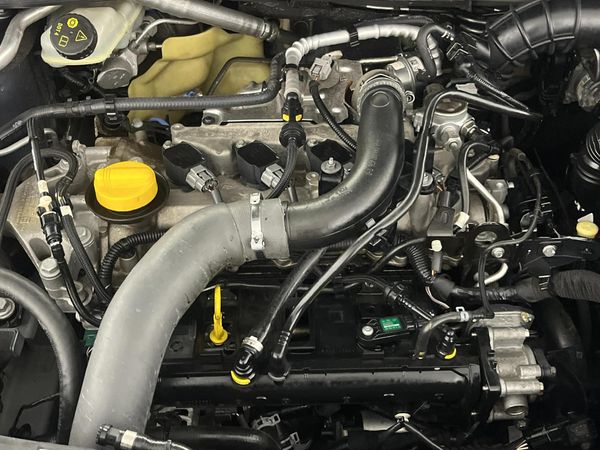 2017-Renault-Megane-IV-12T-GT-Line-5-dr image:15