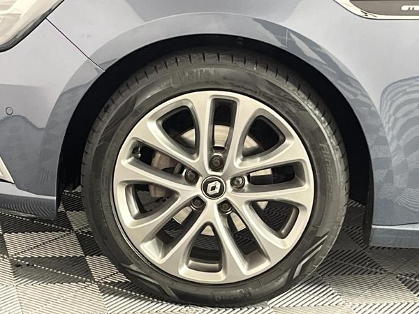 2017-Renault-Megane-IV-12T-GT-Line-5-dr image:4