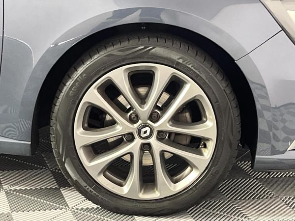 2017-Renault-Megane-IV-12T-GT-Line-5-dr image:5