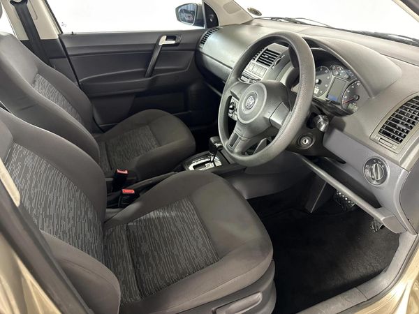 2015-Volkswagen-Polo-Vivo-GP-14-Trendline-Auto-5-dr image:9