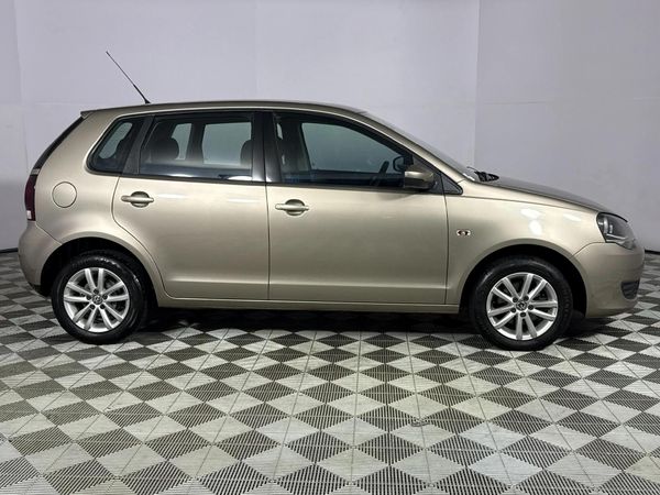 2015-Volkswagen-Polo-Vivo-GP-14-Trendline-Auto-5-dr image:16