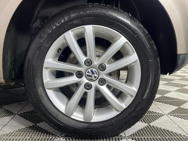 2015-Volkswagen-Polo-Vivo-GP-14-Trendline-Auto-5-dr image:6