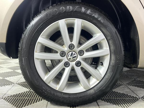 2015-Volkswagen-Polo-Vivo-GP-14-Trendline-Auto-5-dr image:7