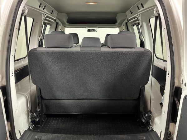 2018-Volkswagen-Caddy-CrewBus-16i image:11