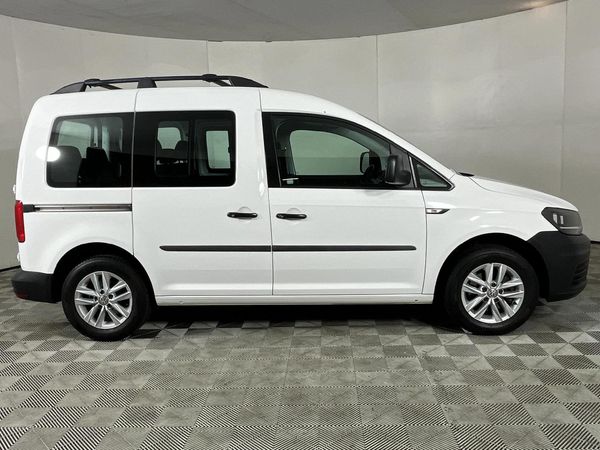 2018-Volkswagen-Caddy-CrewBus-16i image:14