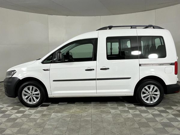 2018-Volkswagen-Caddy-CrewBus-16i image:16