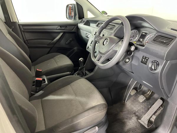 2018-Volkswagen-Caddy-CrewBus-16i image:8