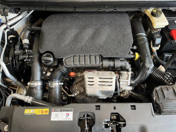 2019-Peugeot-308-12T-PureTech-Allure image:12