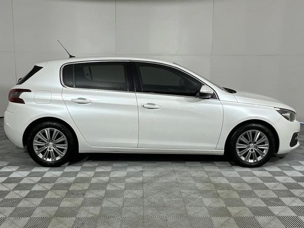 2019-Peugeot-308-12T-PureTech-Allure image:16