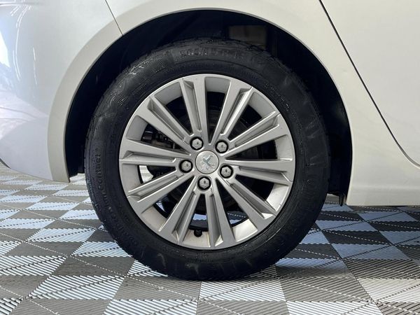 2019-Peugeot-308-12T-PureTech-Allure image:6