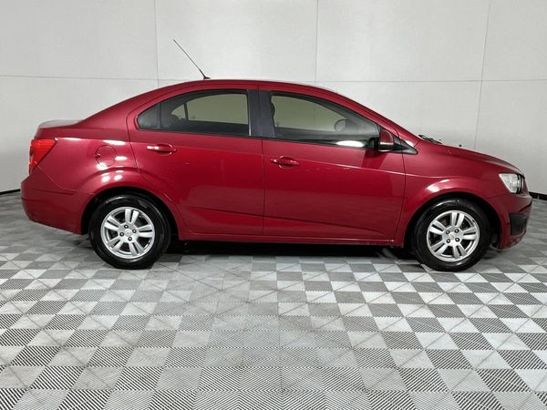 2013-Chevrolet-Sonic-14-LS image:15