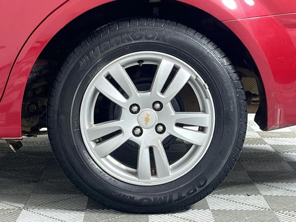 2013-Chevrolet-Sonic-14-LS image:6