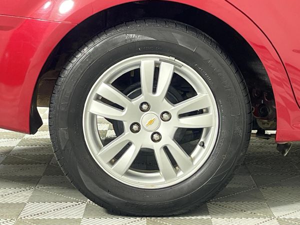 2013-Chevrolet-Sonic-14-LS image:7