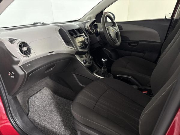 2013-Chevrolet-Sonic-14-LS image:8