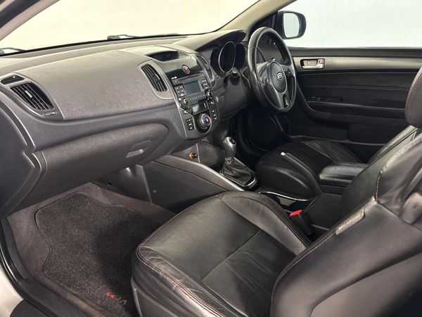 2011-Kia-Cerato-20-Koup-Auto image:6