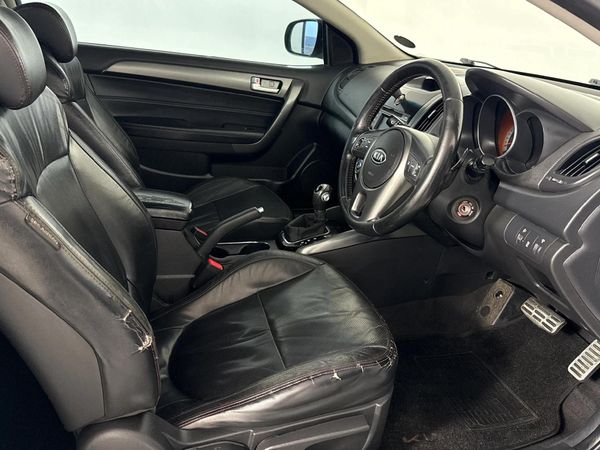 2011-Kia-Cerato-20-Koup-Auto image:7