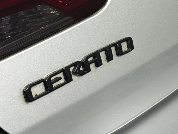 2011-Kia-Cerato-20-Koup-Auto image:8