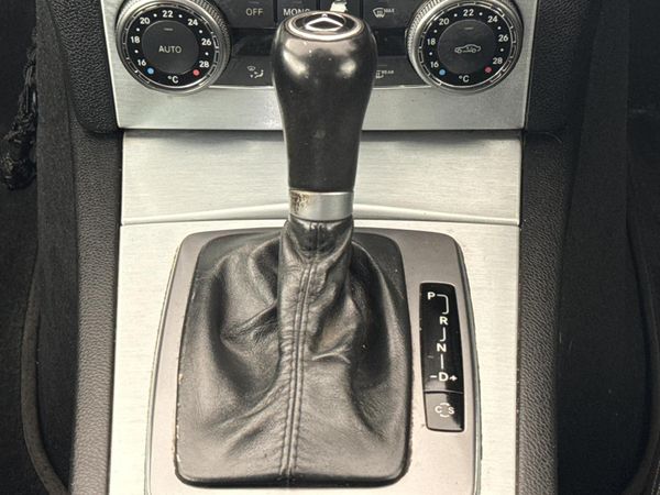 2007-Mercedes-Benz-C-Class-C-200K-Avantgarde-Auto image:9