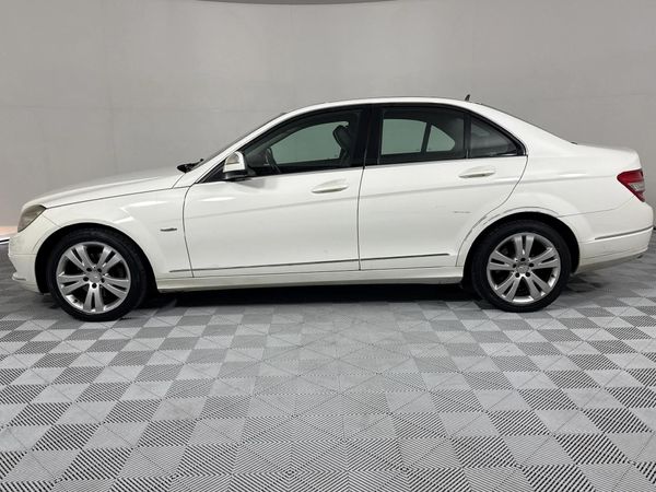 2007-Mercedes-Benz-C-Class-C-200K-Avantgarde-Auto image:17