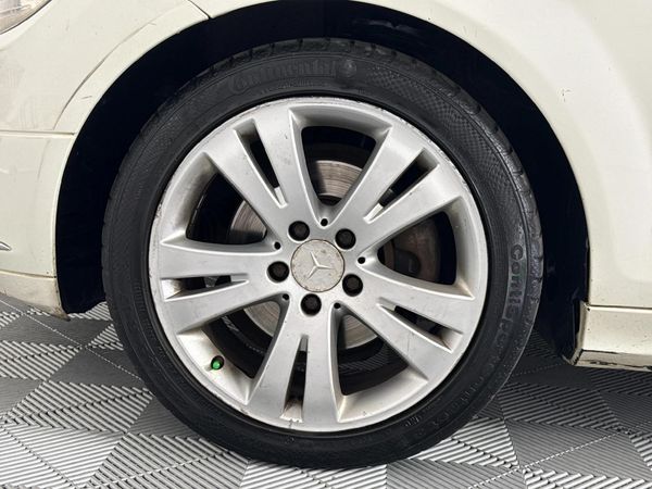 2007-Mercedes-Benz-C-Class-C-200K-Avantgarde-Auto image:3