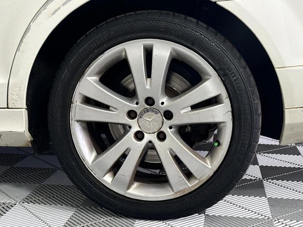 2007-Mercedes-Benz-C-Class-C-200K-Avantgarde-Auto image:5