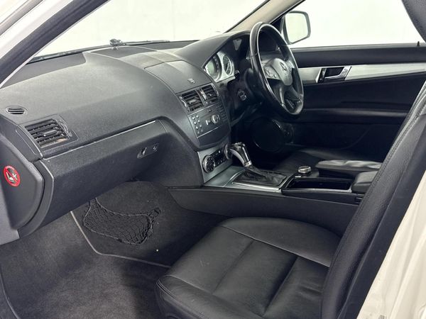2007-Mercedes-Benz-C-Class-C-200K-Avantgarde-Auto image:7