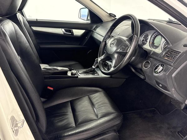 2007-Mercedes-Benz-C-Class-C-200K-Avantgarde-Auto image:8