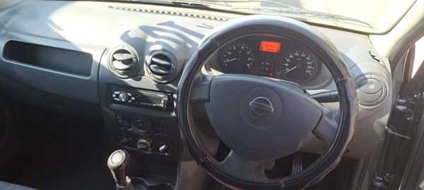 2012-Nissan-NP200-16 image:8