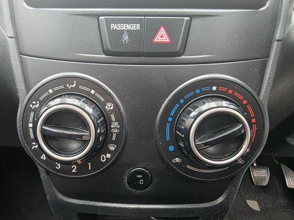 2016-Toyota-Avanza-15-SX image:17