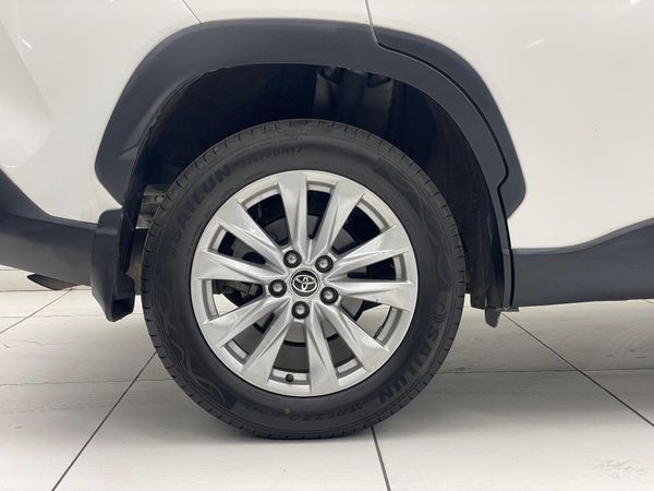 2023-Toyota-Corolla-Cross-18-XI image:22