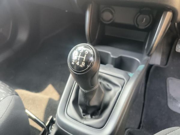 2025-Suzuki-Swift-12-GL image:15