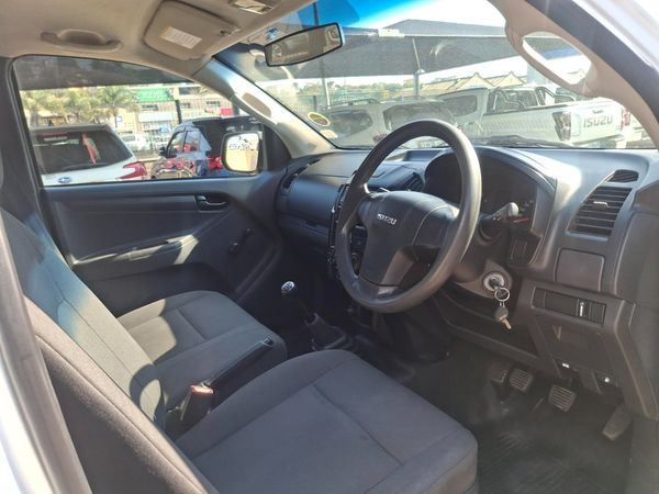 2024-Isuzu-D-Max-250C-Fleetside-Single-Cab image:12