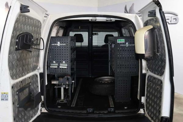 2017-Volkswagen-Caddy-16i-81kW-Panel-Van image:6