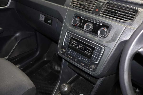 2017-Volkswagen-Caddy-16i-81kW-Panel-Van image:7