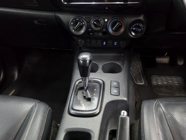 2019-Toyota-Hilux-28-GD-6-Raised-Body-Raider-4x4-Auto-Extended-Cab image:13